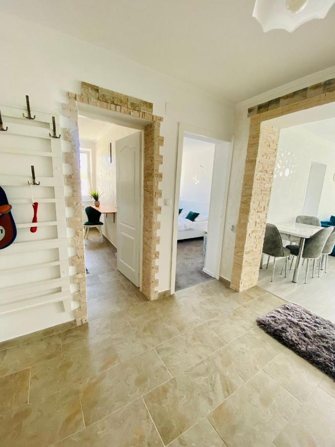 גורה הומורולווי Apartament Tiron In Centru Orasului מראה חיצוני תמונה