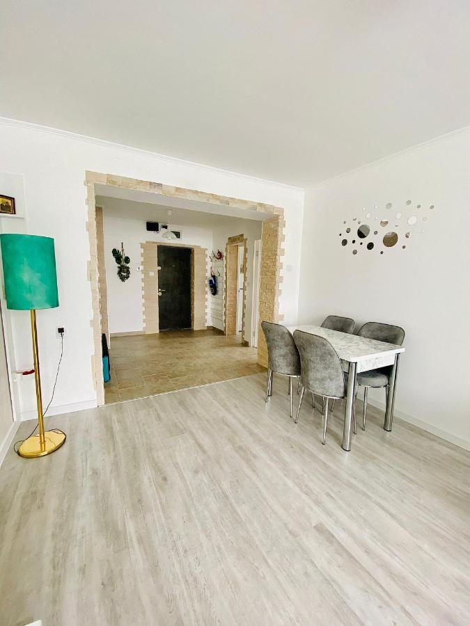 גורה הומורולווי Apartament Tiron In Centru Orasului מראה חיצוני תמונה